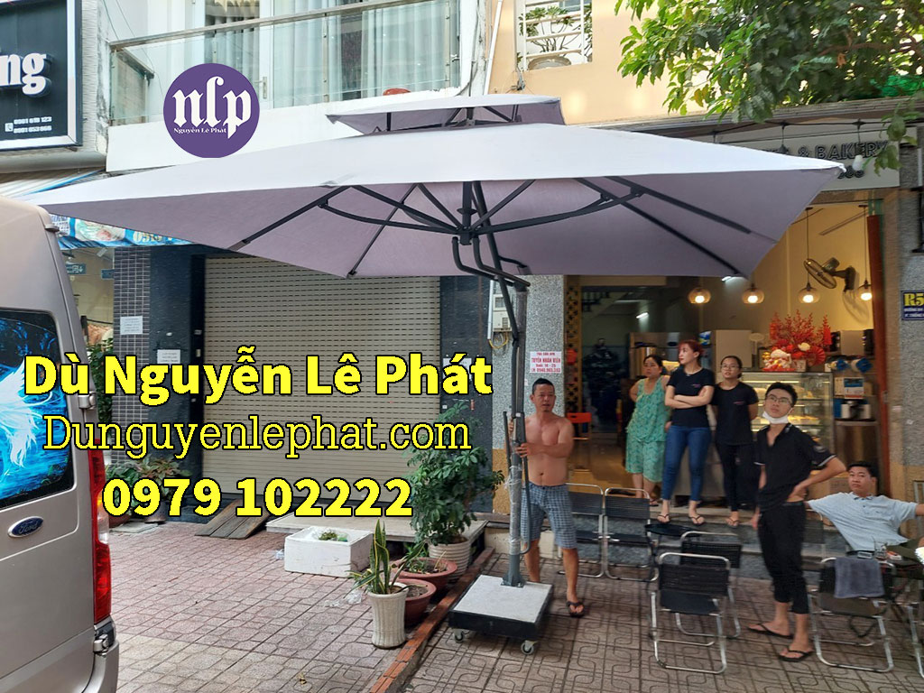 Dù che nắng quán cafe Nha Trang