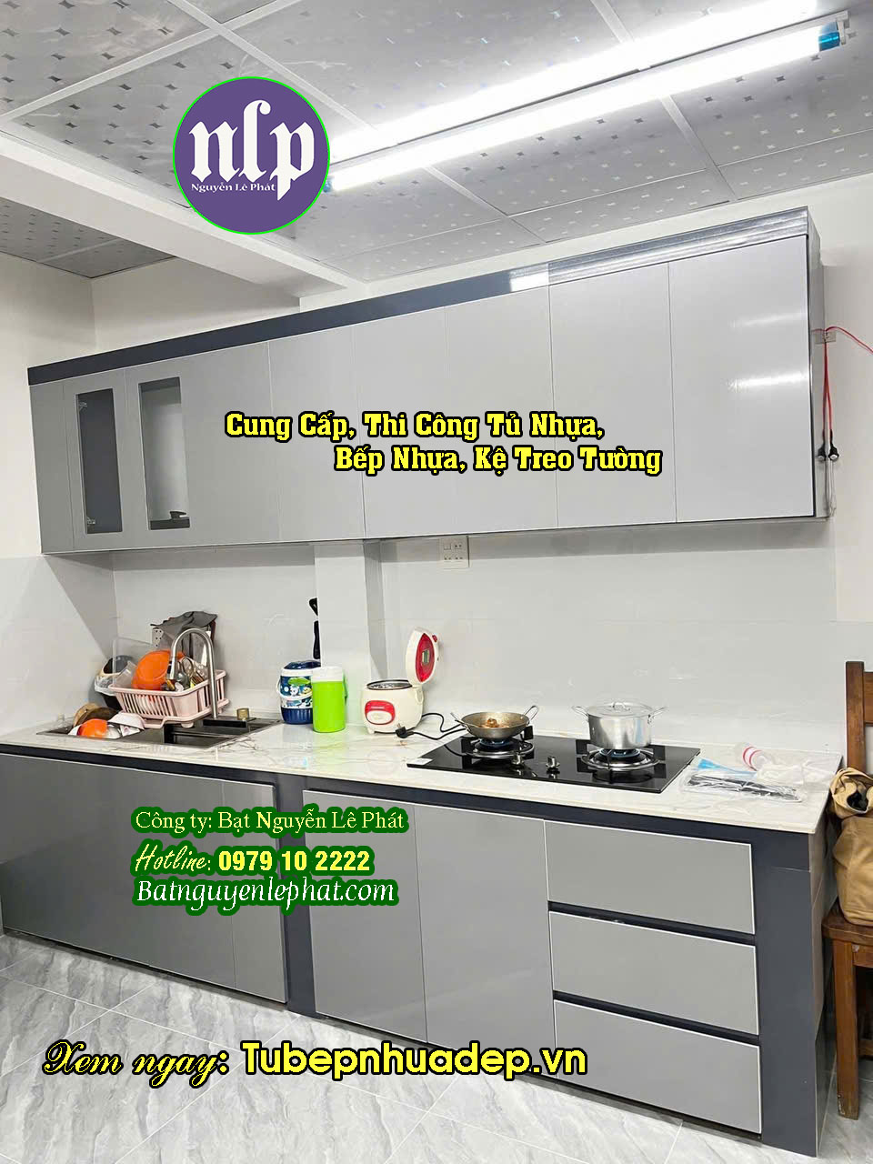 Thi công kệ tủ bếp nhựa giả gỗ