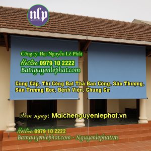Bạt che nắng mưa tự cuốn trước hiên nhà