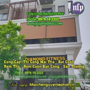 Rèm che tự cuốn